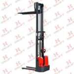 Фото 25 - Самоходный Штабелер AX-3012 OXLIFT 3 м 1200 кг.
