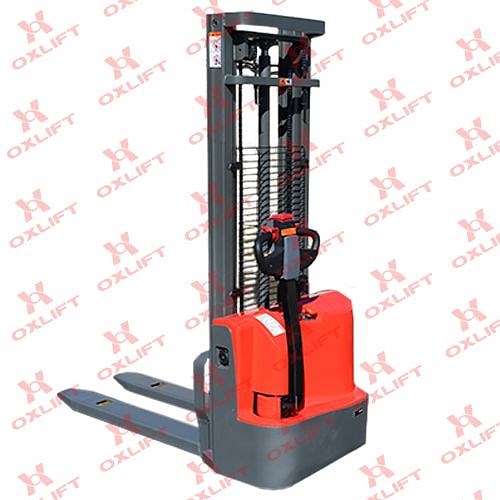 Фото 87 - Самоходный Штабелер AX-3612 OXLIFT 3,6 м 1200 кг.