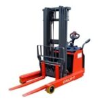 Фото 21 - Ричтрак с площадкой для оператора TFA20-40 OXLIFT.